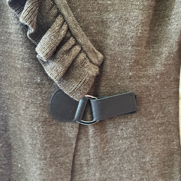 Sweater - Picture 4 of 4